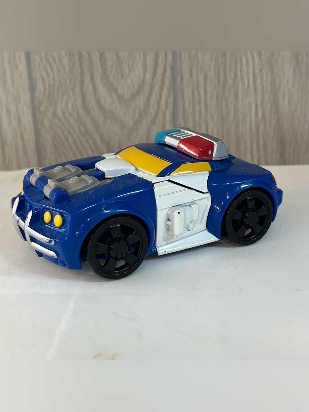 Playskool Heroes Transformers Rescue Bots Chase the Police-Bot Action Figure